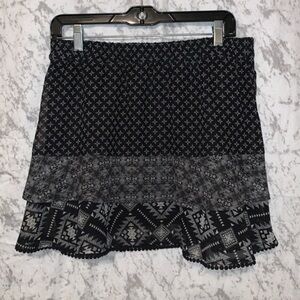 WALLFLOWER MINI SKIRT BLACK AND WHITE SIZE LARGE